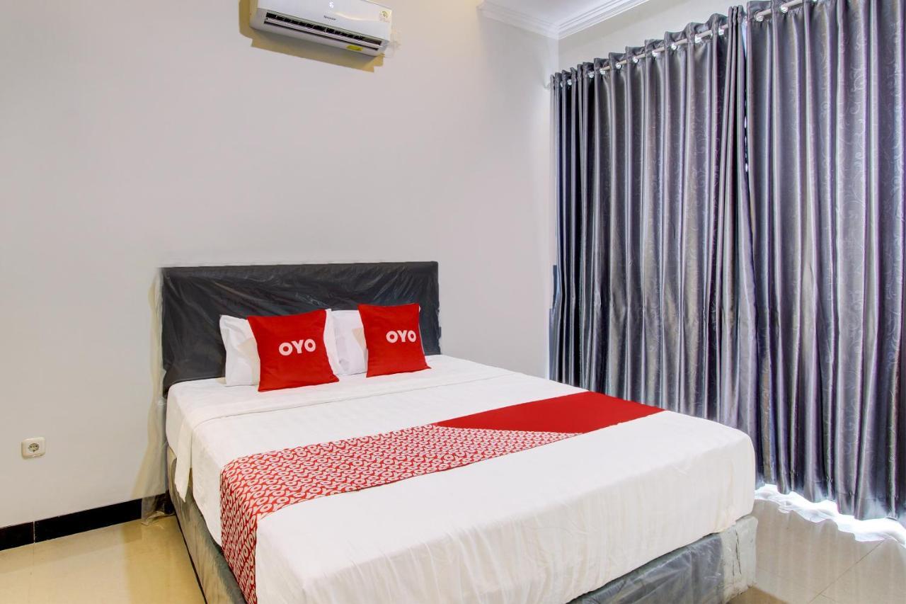 Oyo 92479 Pasadena House Hotell Semarang Eksteriør bilde