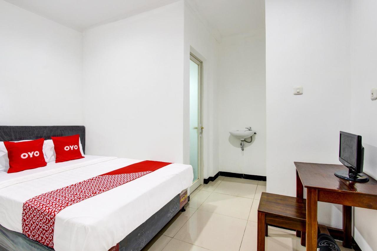 Oyo 92479 Pasadena House Hotell Semarang Eksteriør bilde